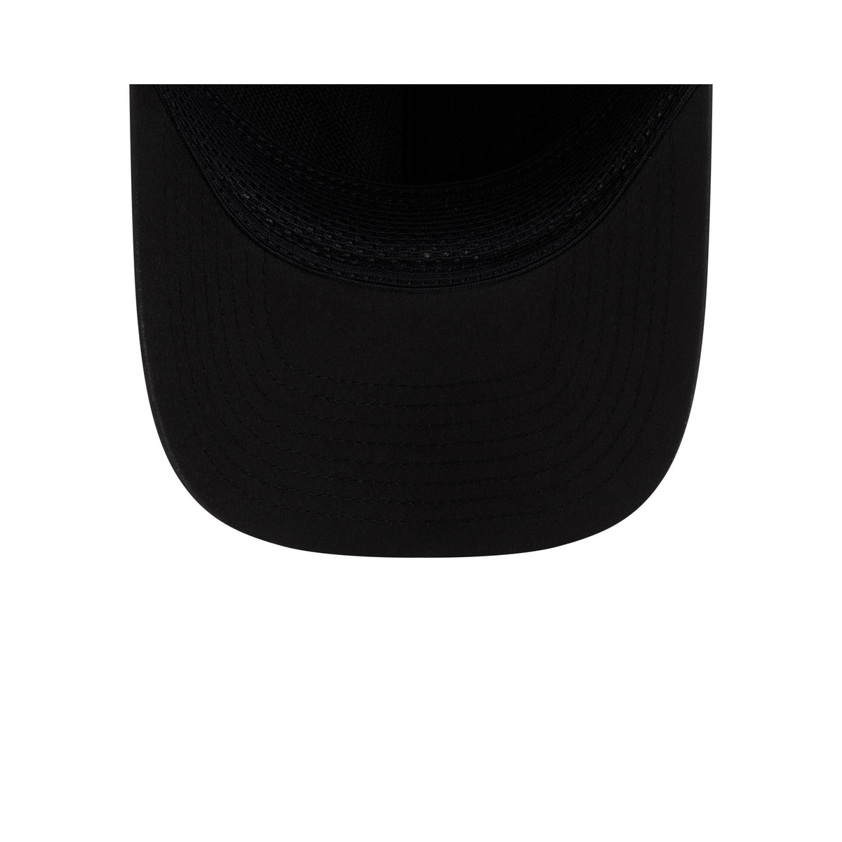 Las Vegas Raiders 2026 Sideline Black 39THIRTY M-Crown Stretch Fit Hat
