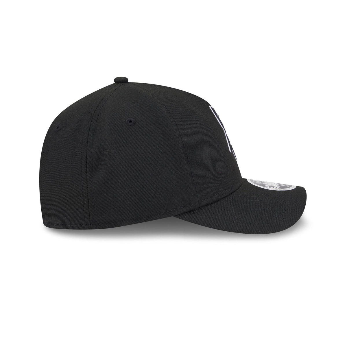 Minnesota Vikings Black & White 9FORTY M-Crown A-Frame Snapback Hat